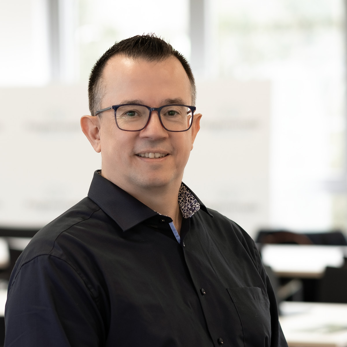 Ansprechpartner/innen