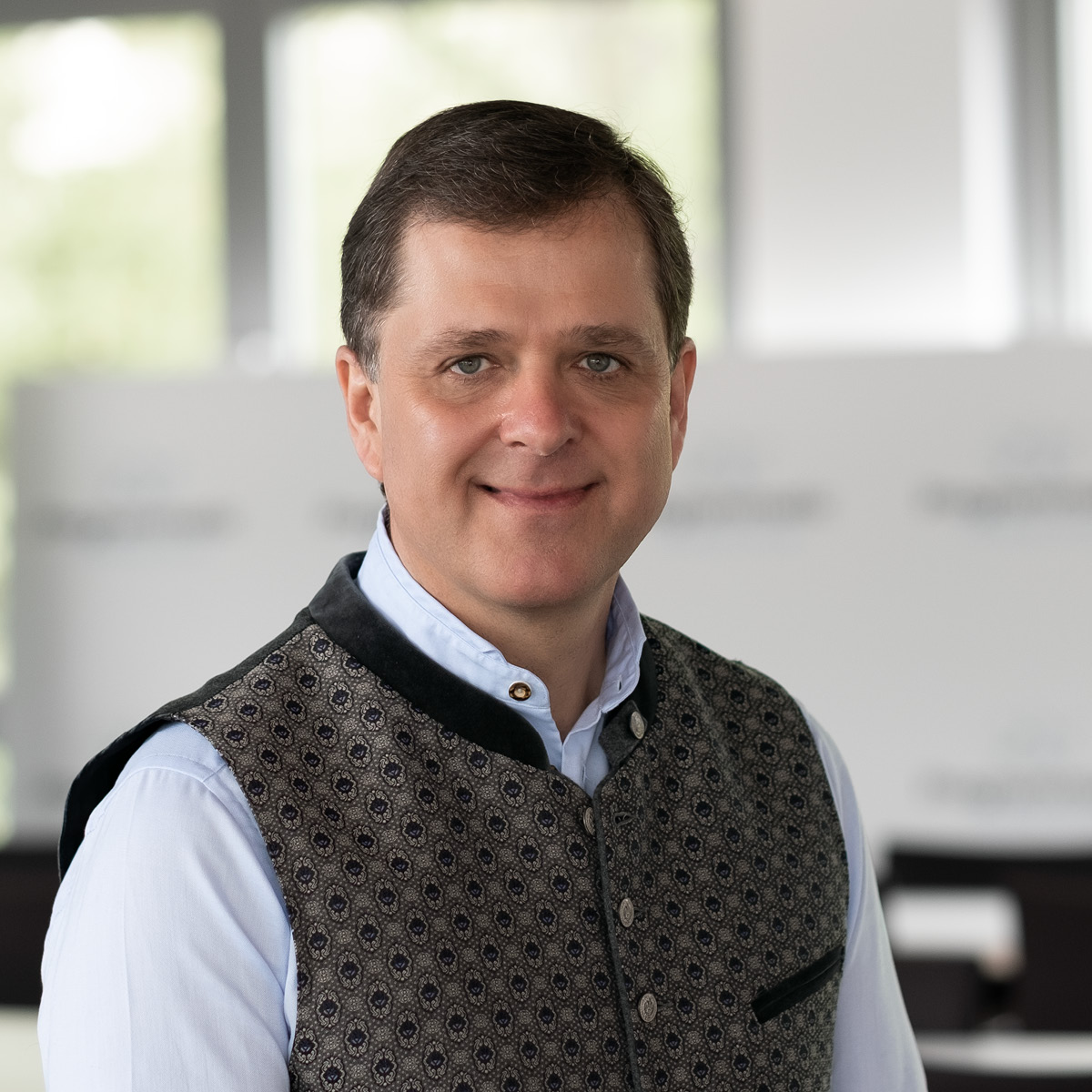 Ansprechpartner/innen